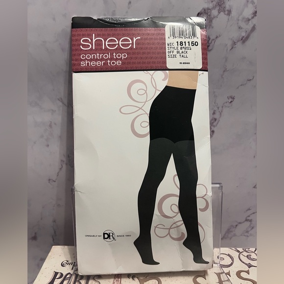 Bundle of vintage knee-hi’s and hosiery - Picture 2 of 9